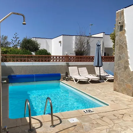 Villa House With The Heated Pool Next To Rocky Point Corralejo
