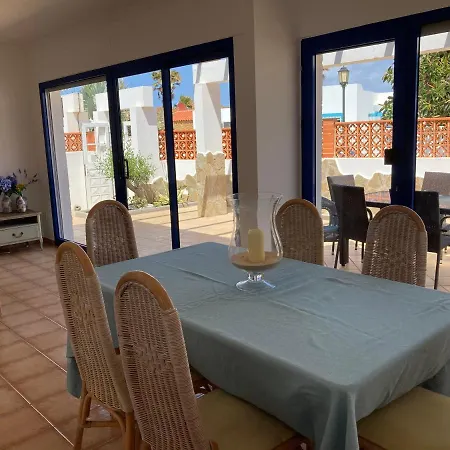 House With The Heated Pool Next To Rocky Point Corralejo