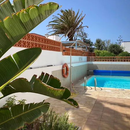 House With The Heated Pool Next To Rocky Point Corralejo
