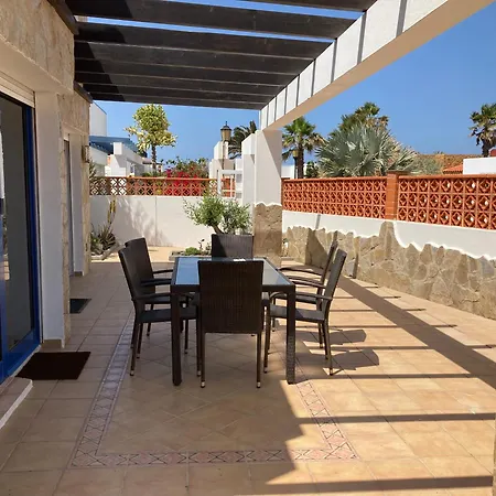 House With The Heated Pool Next To Rocky Point * Corralejo