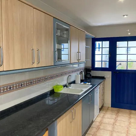 House With The Heated Pool Next To Rocky Point Corralejo