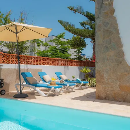 别墅 House With The Heated Pool Next To Rocky Point