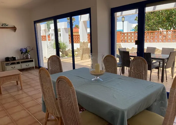 House With The Heated Pool Next To Rocky Point Corralejo