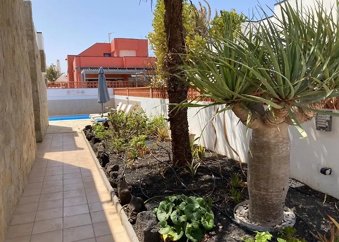 House With The Heated Pool Next To Rocky Point Villa Corralejo
