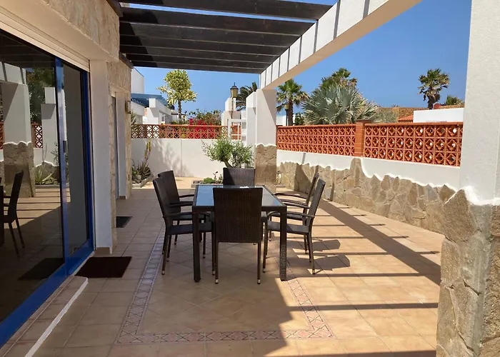 House With The Heated Pool Next To Rocky Point * Corralejo